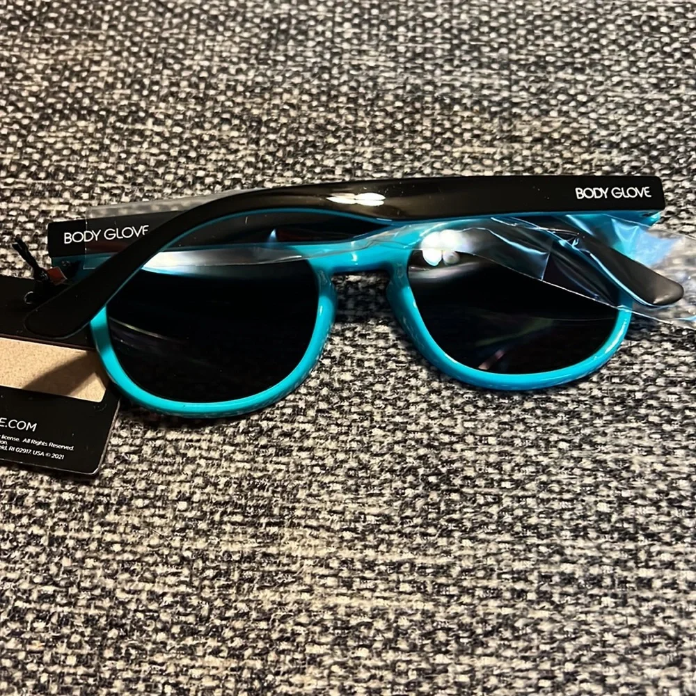 NWT Body Glove MEN'S REFLECTIVE FRAME Sunglasses